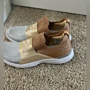 APL TECH LOOM bliss - excellent condition - worn once for a few hours - so cute